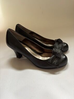 Sofft Black Knot-Detail Mid Heel Pumps